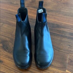 Blundstone Black Leather Ankle Boots

ALL-TERRAIN THERMAL #2241 10.5